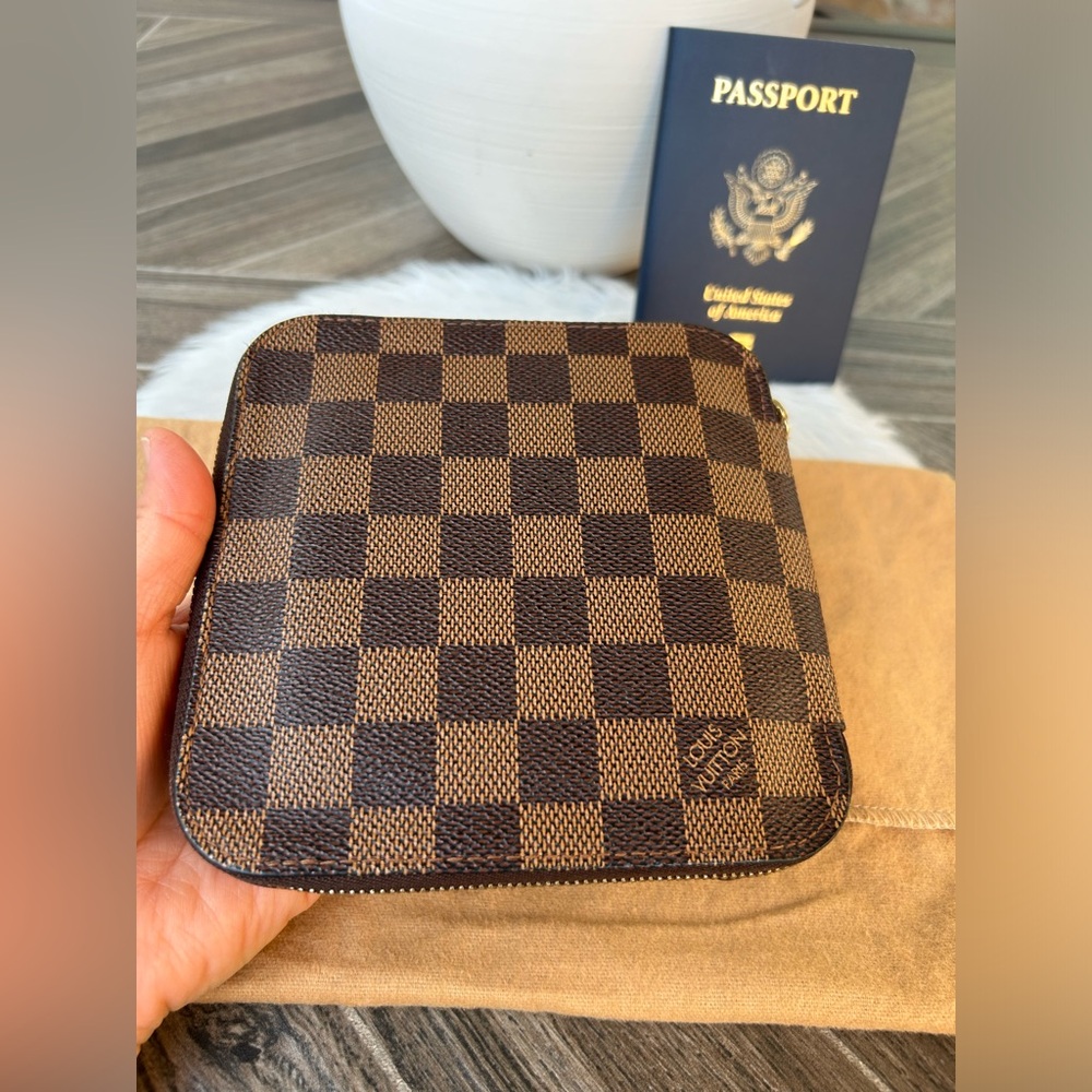 Louis Vuitton Olav Wallet Organizer in DE - Picture 7 of 16